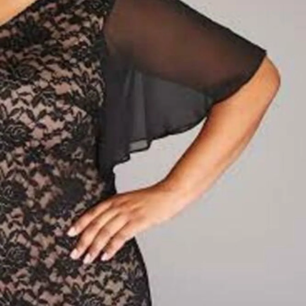 #10❤️ (78) NEW CONNECTED ISABELLE SCALLOPED LACE DRESS - Picture 4 of 6